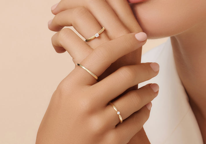 Tov Essentials Four Prong Diamant Solitair Tapered Ring (0.05 Ct) 14 Karaat Goud Met Diamant