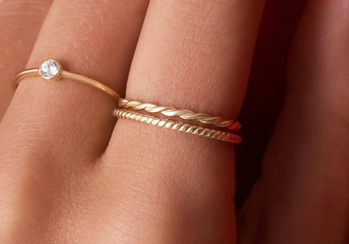 Tov Essentials Gedraaide Aanschuifring 14 Karaat Goud