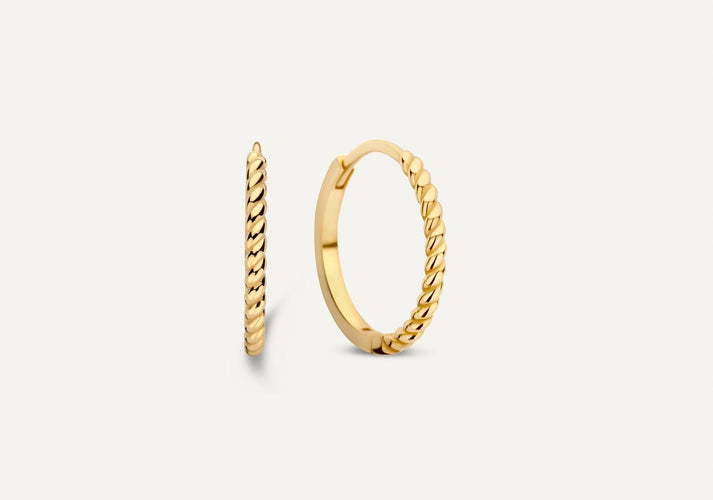 tov essentials Gedraaide Kleine Hoops (15mm) 14 Karaat Goud