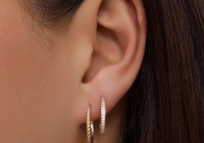 Tov Essentials Gedraaide Medium Hoops (18mm) 14 Karaat Goud