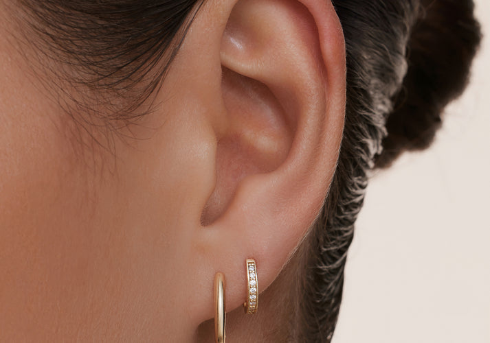 Tov Essentials Ovale Huggie Hoops (12mm) 14 Karaat Goud