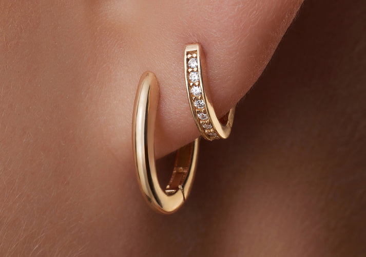 Tov Essentials Ovale Huggie Hoops (12mm) 14 Karaat Goud