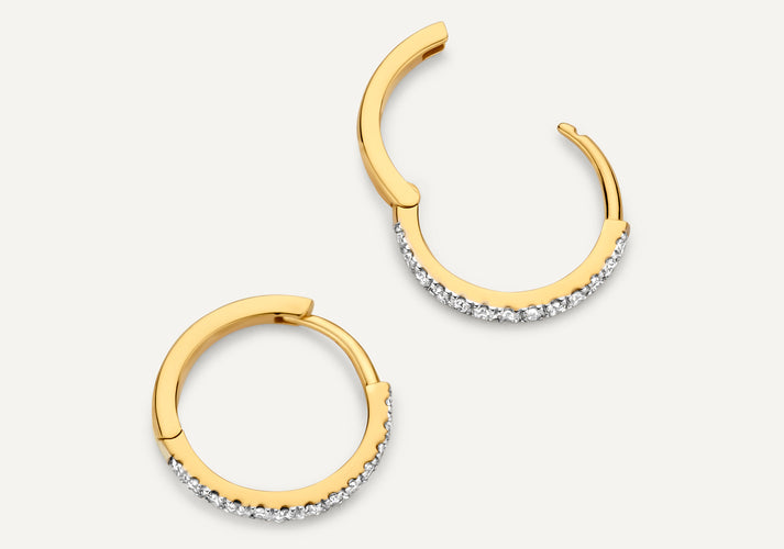 Tov Essentials Pavé Diamant Huggie Hoops (12mm) (0.12 Ct) 14 Karaat Goud Met Diamanten