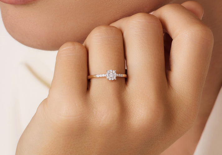 Tov Essentials Pavé Four Prong Diamant Halo Ring (0.15 Ct) 14 Karaat Goud Met Diamanten