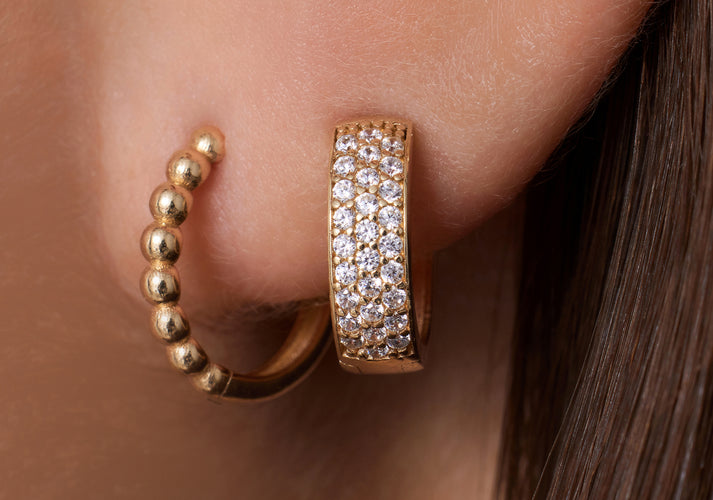 Tov Essentials Pavé Zirkonia Brede Huggie Hoops (12mm) 14 Karaat Goud