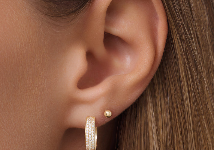 Tov Essentials Pavé Zirkonia Brede Kleine Hoops (15mm) 14 Karaat Goud