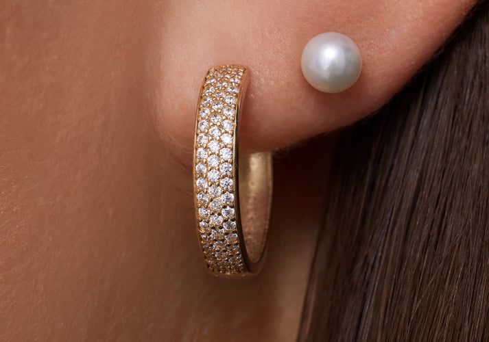 Tov Essentials Pavé Zirkonia Brede Medium Hoops (18mm) 14 Karaat Goud