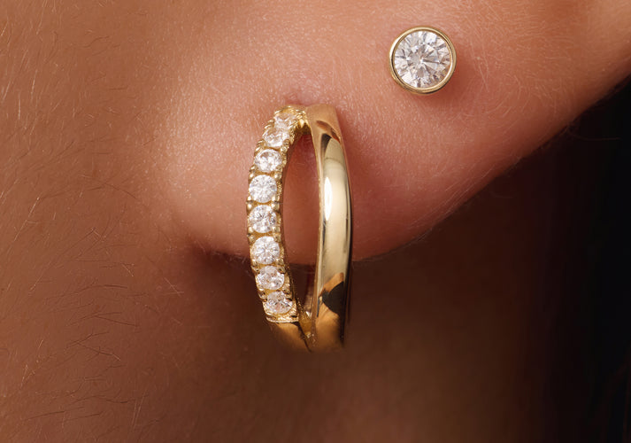 Tov Essentials Pavé Zirkonia Dubbele Huggie Hoops (12mm) 14 Karaat Goud