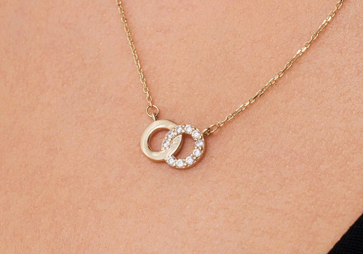 Tov Essentials Pavé Zirkonia Linked Infinity Pendant Ketting 14 Karaat Goud