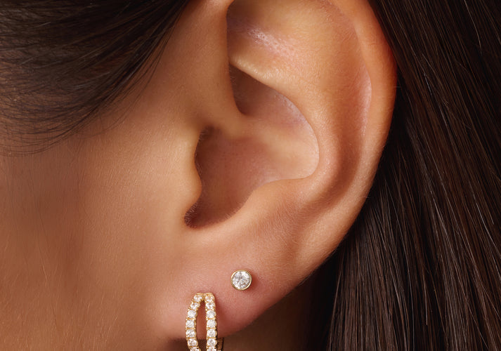 Tov Essentials Sparkling Pavé Zirkonia Dubbele Huggie Hoops (12mm) 14 Karaat Goud