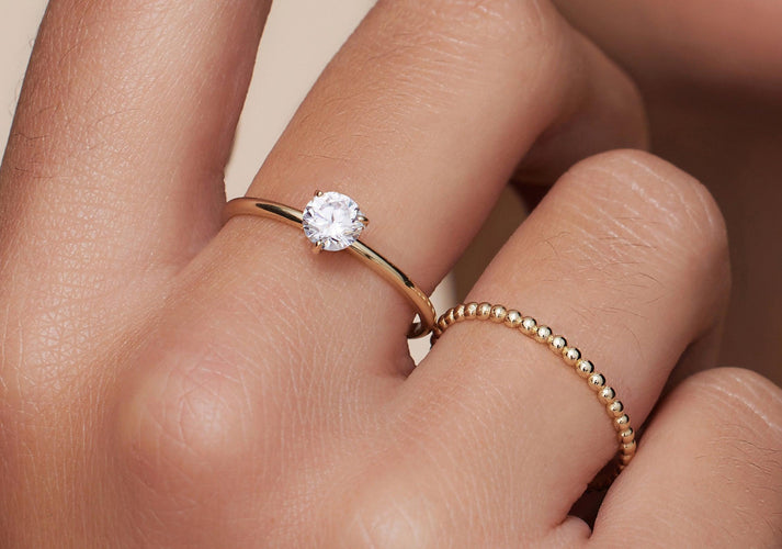 Tov Essentials Three Prong Round Cut Zirkonia Ring 14 Karaat Goud