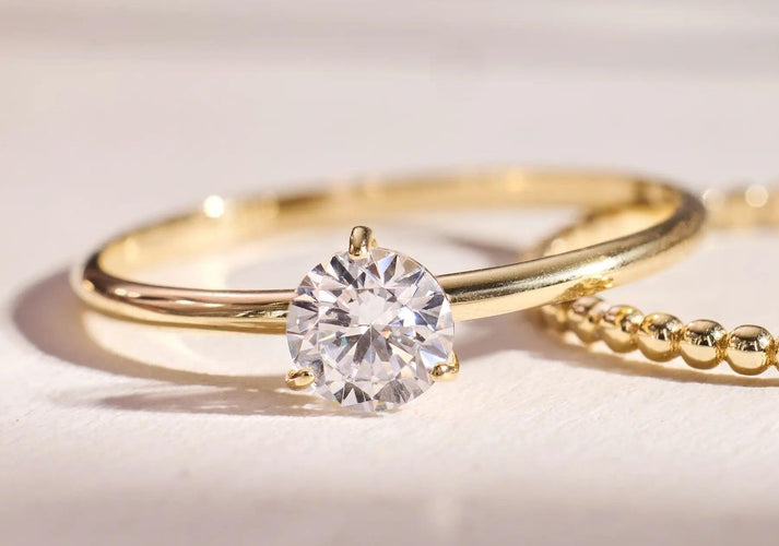 Tov Essentials Three Prong Round Cut Zirkonia Ring 14 Karaat Goud