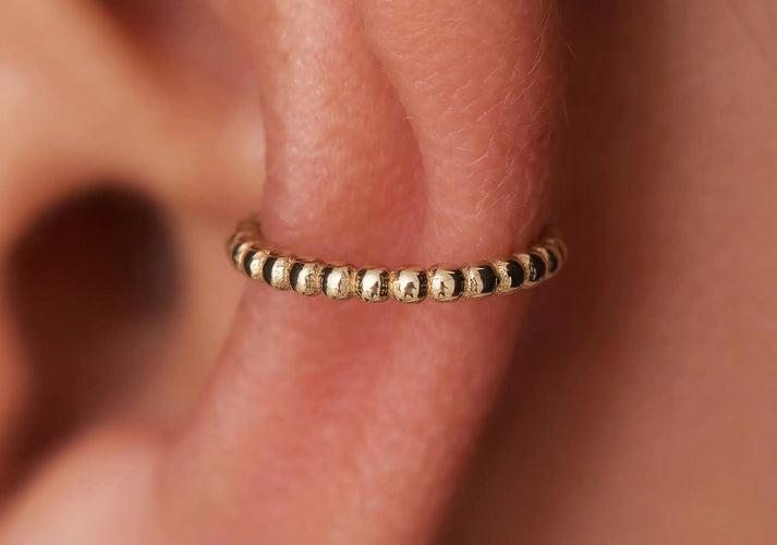 Tov Essentials Bolletjes Ear Cuff 14 Karaat Goud