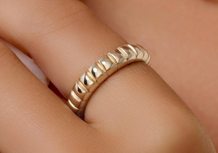 Tov Essentials Charlotte Ring 14 Karaat Goud