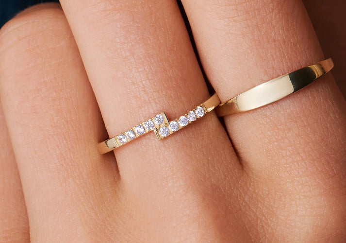 Tov Essentials Zirkonia Cross Ring 14 Karaat Goud