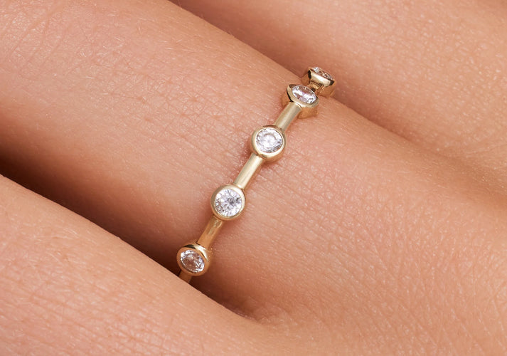 Tov Essentials Twelve Bezel Set Zirkonia Band Ring 14 Karaat Goud