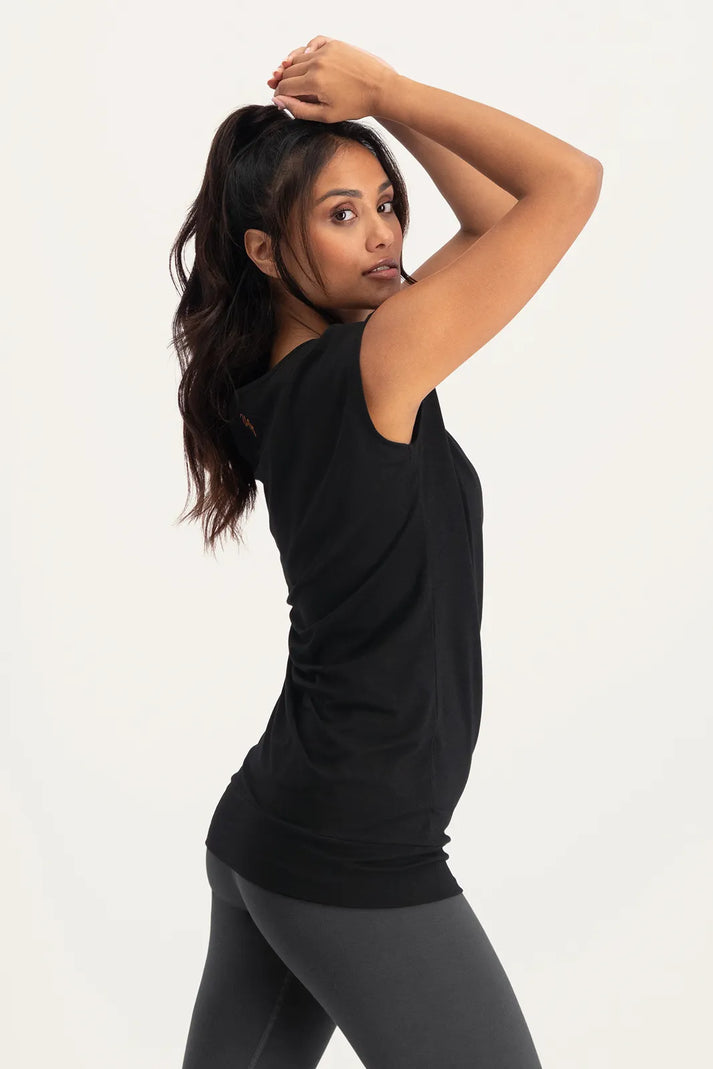 urban goddess Asana Yoga Tee - Onyx Black
