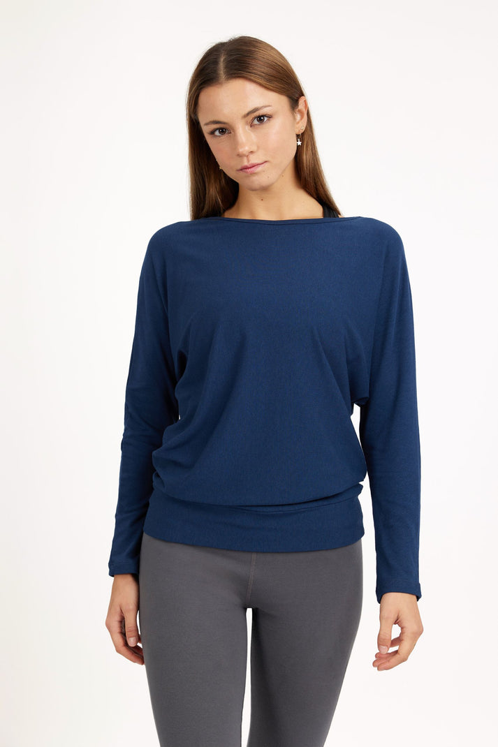 urban goddess Budhi Longsleeve Yoga Shirt - Midnight