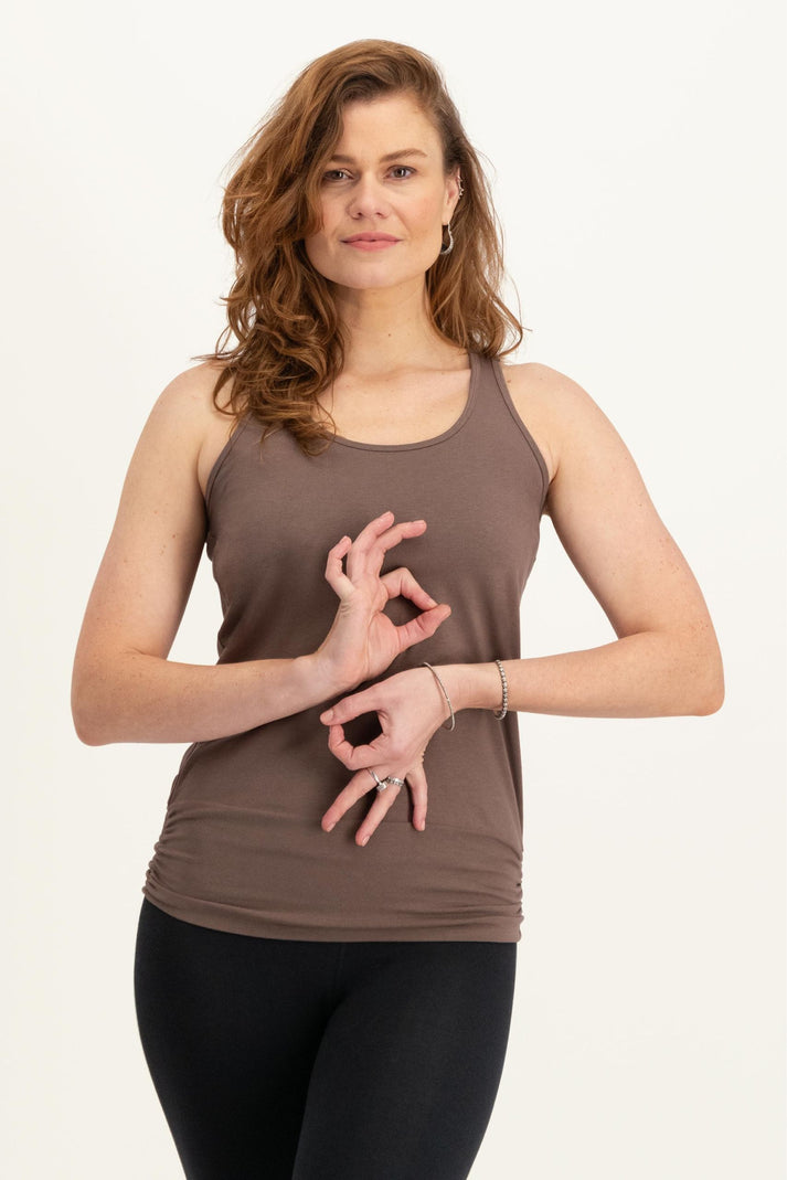 urban goddess Kami Yoga Tank - Clay