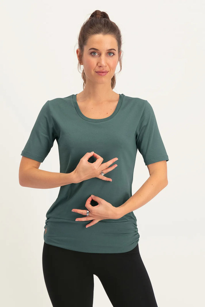 urban goddess Kami Yoga Tee - Forest