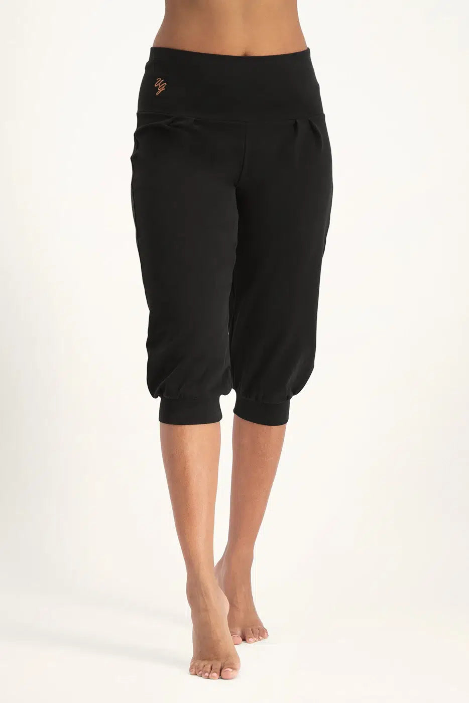 urban goddess Sukha Yoga Capri - Onyx Black