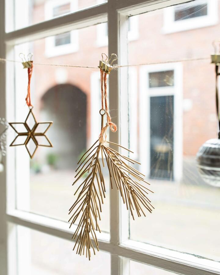 Van Verre Dennentak Hanger Goud