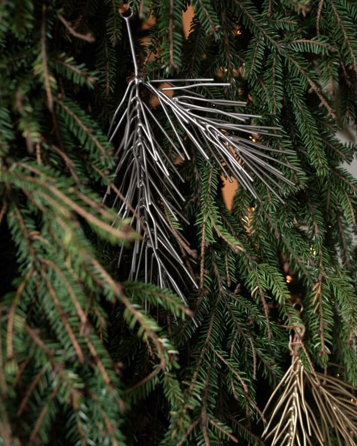 Van Verre Dennentak Hanger Zilver