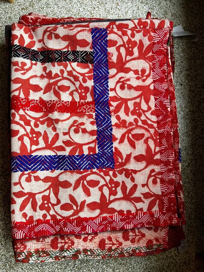 Van Verre Kantha Sari Deken Artist