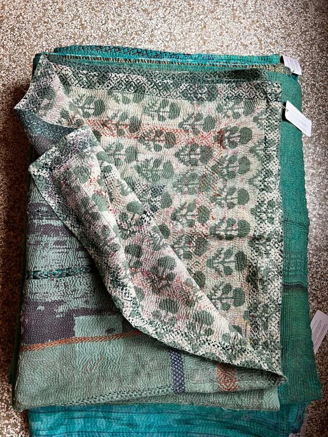 Van Verre Kantha Sari Deken Artist