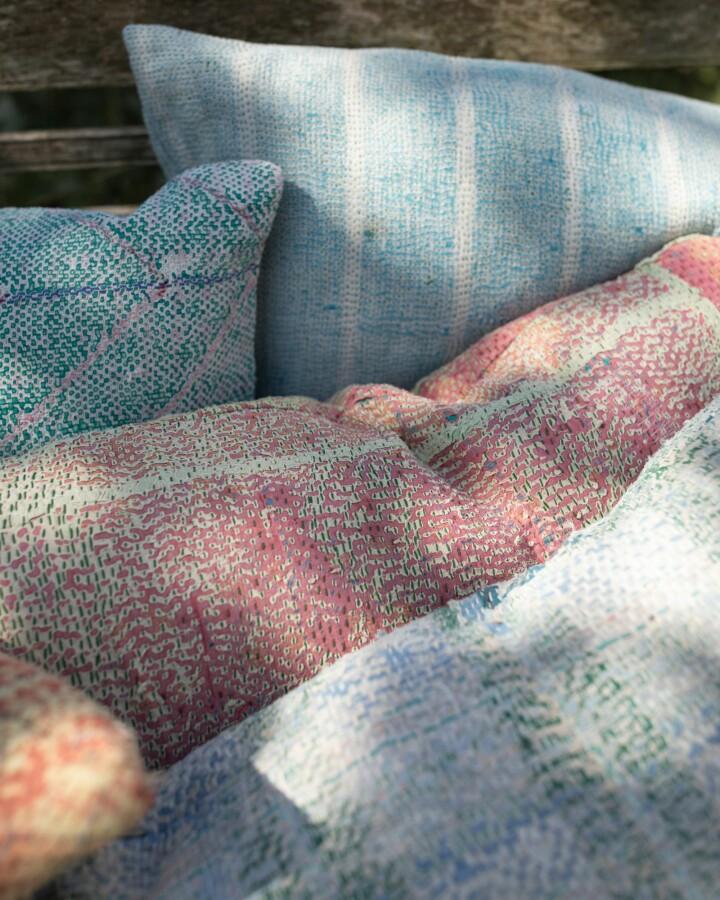 Van Verre Kantha Sari Kussen 35x60cm