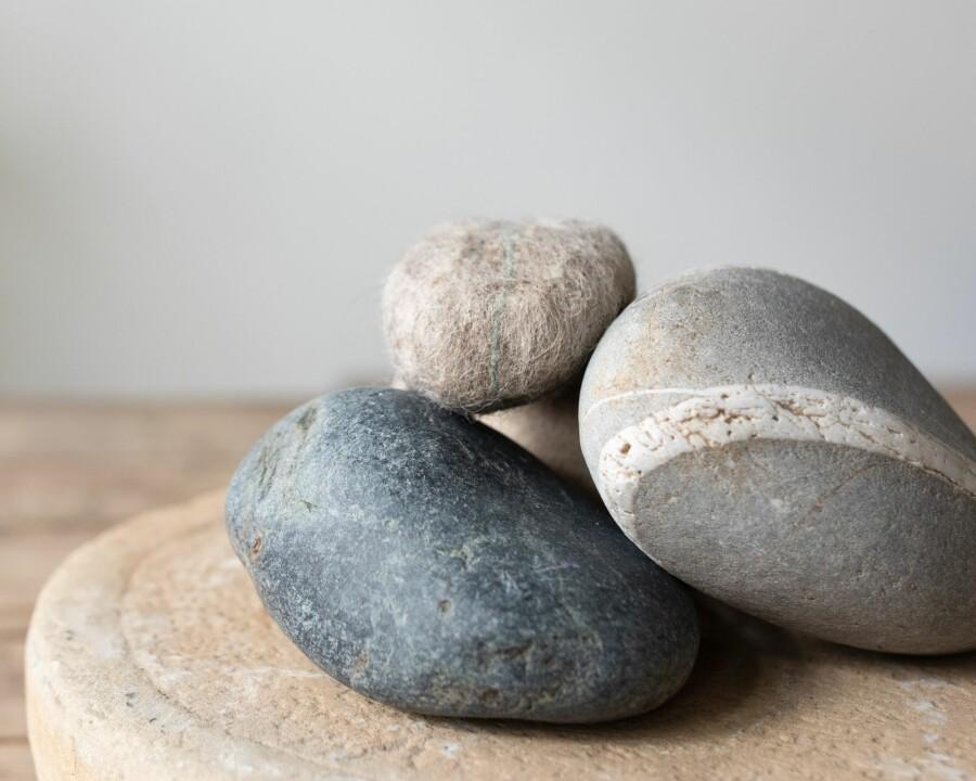 Van Verre Vilten Zeep Steen