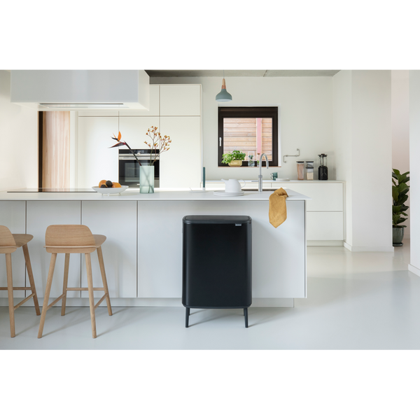 Vtwonen Bo Touch Bin Hi Met 1 Binnenemmer 60 Liter - Matt Black