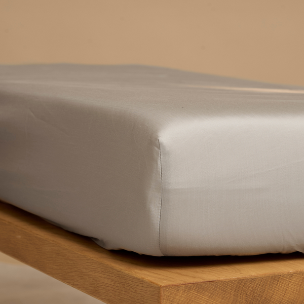 Vtwonen Coco & Cici - Tencel Sateen Hoeslaken 140 X 200 Cm - 2 Persoons Beddengoed - Lyocell - Elastiek Rondom - Taupe - Extra Zacht