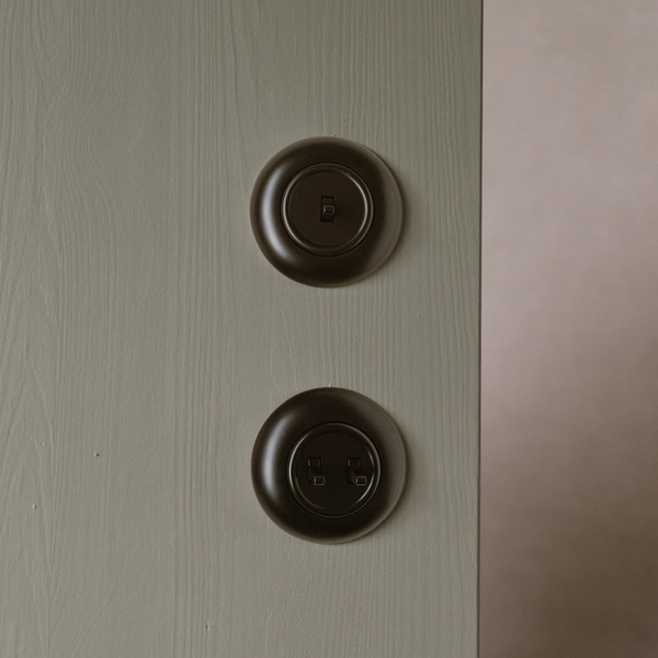 Vtwonen De Oude Schakelaar Dubbele Schakelaar - Mat Zwart - Rond