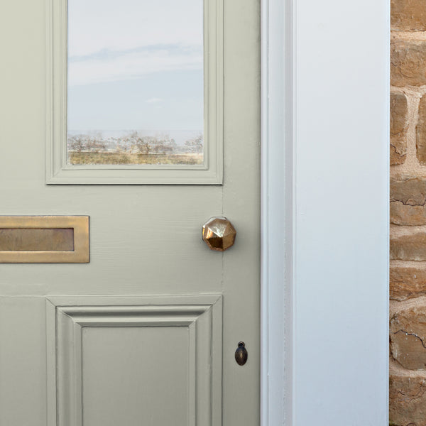 Vtwonen Graham & Brown Zijdeglanslak Voor Buiten Gowns And Crowns Beige 1L