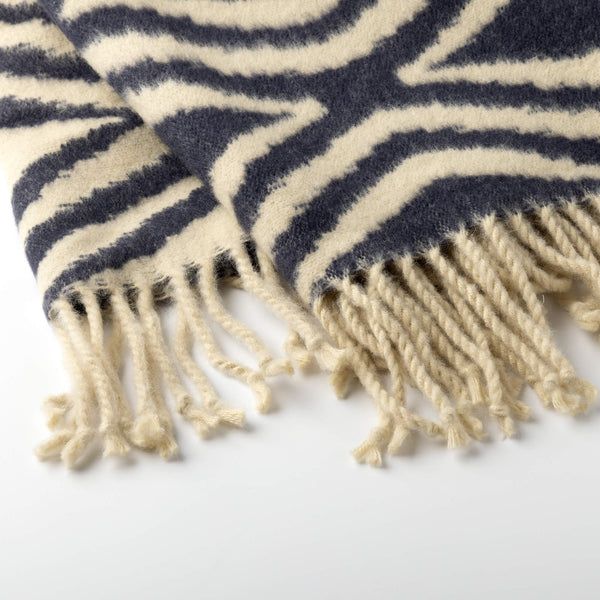 Vtwonen Hoii Plaid Amorella - 150x200 Cm - Insignia Blue - Blauw