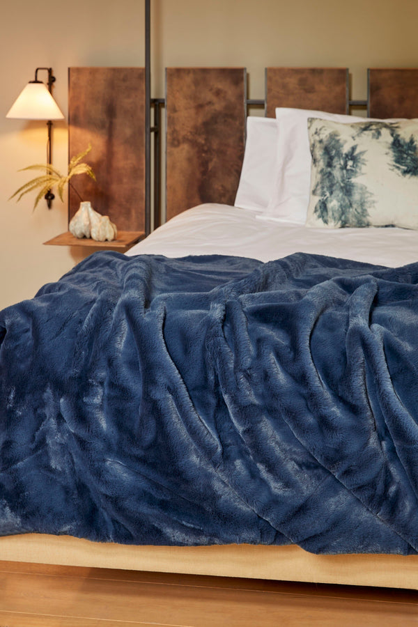 Vtwonen In The Mood Collection Bronte Fleece Deken - L200 X B150 Cm - Donkerblauw