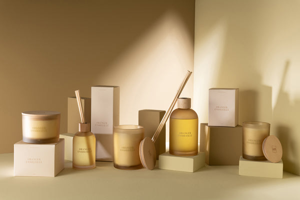 Vtwonen J-Line Geurolie + Stokjes Accords Essentiels - Oranger Ensoleillé - Geel - 550 Ml