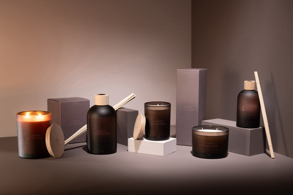 Vtwonen J-Line Geurolie + Stokjes Accords Essentiels - Vanille Gourmande - Bruin - 250 Ml