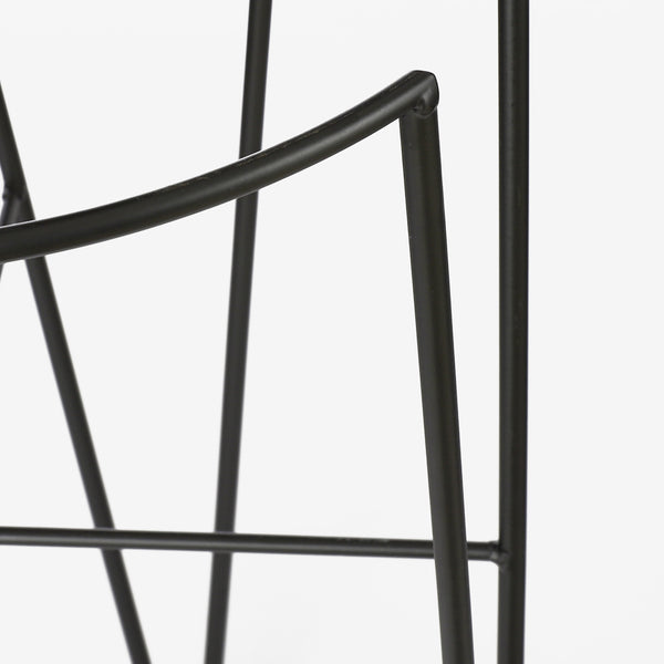 Vtwonen Mica Decorations Blom Plantenstandaard - L25 X B25 X H38 Cm - Metaal - Zwart