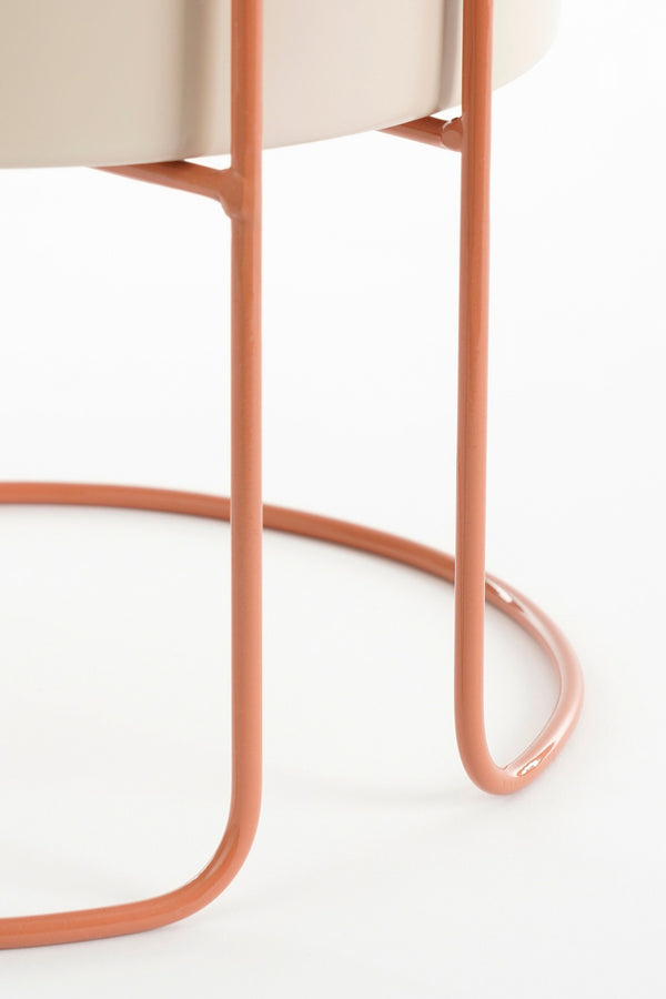 Vtwonen Mica Decorations Collins Bloempot Op Standaard - H33 X Ø22 Cm - Metaal - Off-white Perzik