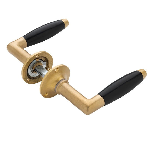 Vtwonen MooideurBeslag Deurklink Klassiek Geveerd - Rond Rozet - Messing Getrommeld