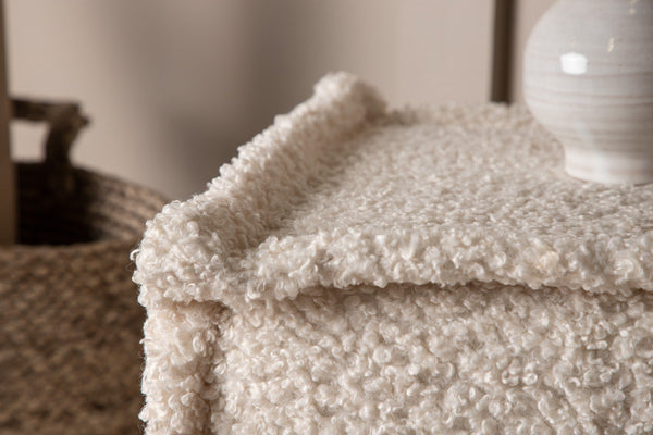 Vtwonen Nest Living Quinty Vierkante Poef Bouclé - Wit