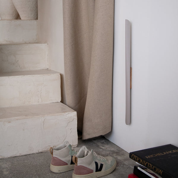 Vtwonen Spinder X BUDDE Schoenlepel Don - Silky Taupe - Magneethouder