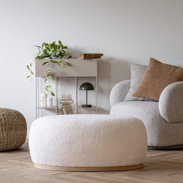Vtwonen Artichok Madelon Ovale Poef Bouclé Wit