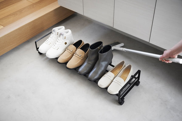 Vtwonen Yamazaki Schoenenrek Met Wielen - Tower - Zwart