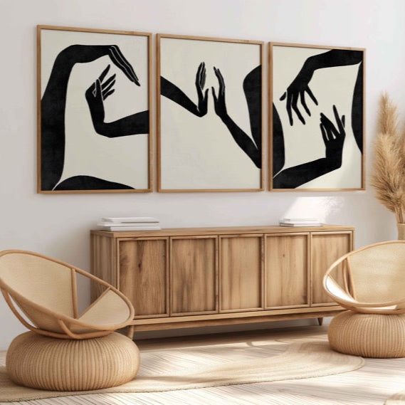 walljar Black and White - Arms and Hands Drieluik