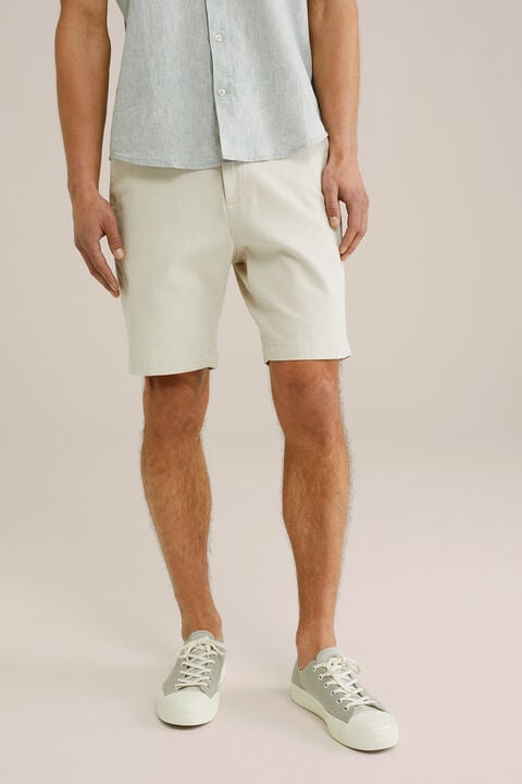 we fashion regular fit chinoshort met structuur Gebroken wit
