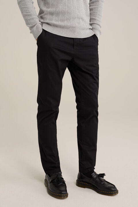 we fashion slim fit chino met stretch Zwart