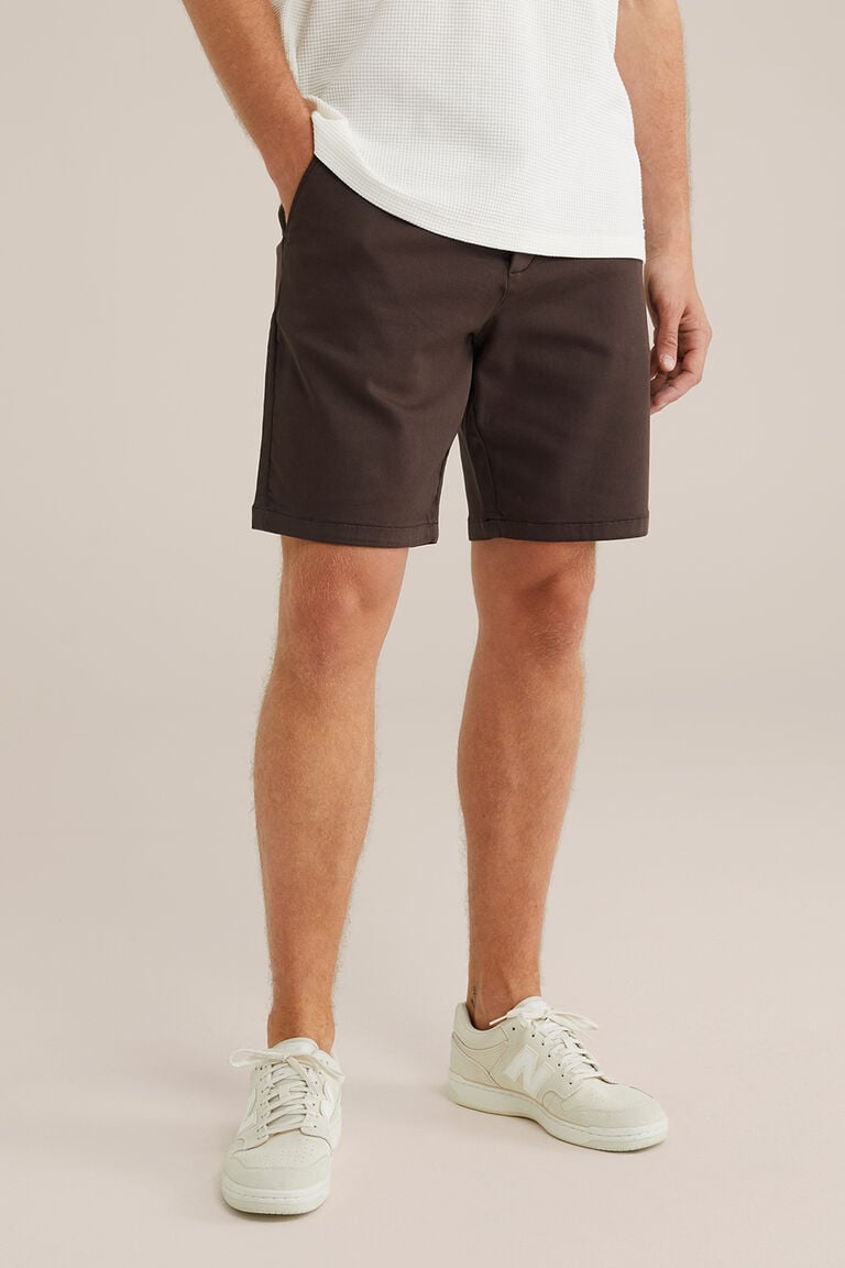 We Fashion Slim Fit Chinoshort Donkerbruin